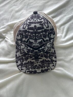 Black and White Camo Evoshield Hat